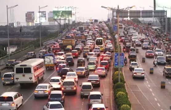 बीकेसीत ‘सार्वजनिक वाहतूक दिन’ ठरला फ्लॉप; कर्मचाऱ्यांकडून वैयक्तिक वाहनांनाच पसंती!