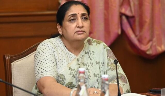 राज्यातील प्रत्येक क्रीडांगणांवर चेंजिंग रूम आणि हायटेक सुविधा सक्तीच्या! – सुनेत्रा पवारांचा मोठा निर्णय
