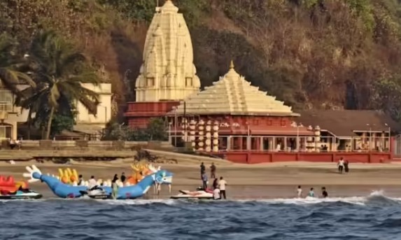 गणपतीपुळे समुद्रकिनारी ८ पर्यटक बुडाल्याची दुर्घटना!