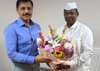 तुकाराम मुंढेंची बदली होणार नाही! सर्वपक्षीय आमदारांच्या मागणीनंतर नरहरी झिरवाळांचा शब्द