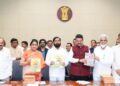 बालभारतीच्या नव्या पाठ्यपुस्तकांचे अनावरण; पहिली ते सहावीसाठी आधुनिक अभ्यासक्रम लागू!