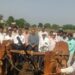 भूमिहीन शेतकऱ्याला नवजीवन! मुख्यमंत्री फडणवीसांच्या हस्तक्षेपाने मिळाला बैल आणि आर्थिक दिलासा