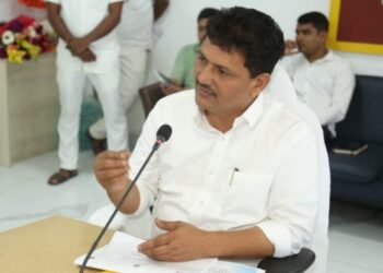 आषाढी वारीत यंदा प्रथमच ‘एअर ॲम्बुलन्स’ सेवा; आरोग्यमंत्री प्रकाश आबिटकरांची घोषणा!