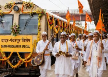 आषाढी एकादशीनिमित्त वारकऱ्यांसाठी धावणार दादर-पंढरपूर विशेष ट्रेन!