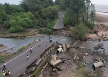 महापुराच्या फटक्यानंतर अवघ्या तीन दिवसांत डहाणू-बोर्डी मार्ग वाहतुकीसाठी खुला; पालघर प्रशासनाची विक्रमी कामगिरी!