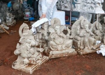 मुसळधार पावसाचा पेणच्या गणेशमूर्ती उद्योगाला फटका; हजारो मूर्तींचे नुकसान!