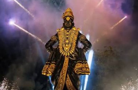 मिरा-भाईंदरमधील ५१ फूट विठ्ठल मूर्तींची महापालिकेकडून पूजा व महाआरती