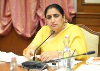 म्हाडाच्या प्रलंबित गृहनिर्माण प्रकल्पांना तातडीने गती द्या; सर्वसामान्यांसाठी मोठी घरांची लॉटरी लवकर जाहीर करा – उपमुख्यमंत्री सुनेत्रा अजित पवार