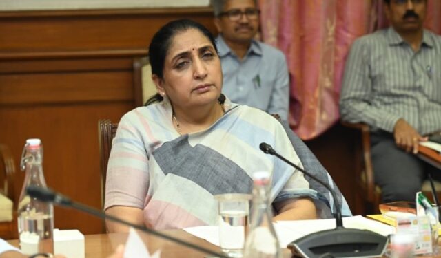 लोहगाव उपजिल्हा रुग्णालय तातडीने सुरू करा; पुणे जिल्ह्यातील प्रलंबित आरोग्यविषयक कामांना गती द्या – उपमुख्यमंत्री सुनेत्रा अजित पवार