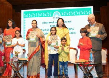 लहान मुलांना खेळाच्या माध्यमातून संविधानाचे धडे; मंत्री आदिती तटकरेंच्या हस्ते ‘कलरिंग बुक’चे प्रकाशन