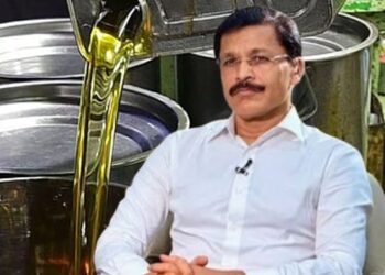 मुंढेंची नजर आता खाद्यतेलावर! सुटे तेल, गंजलेले डबे आणि पुनर्वापराच्या तेलाला सक्त बंदी