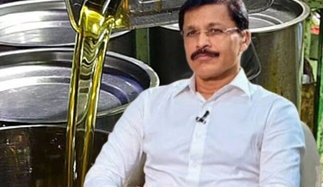 मुंढेंची नजर आता खाद्यतेलावर! सुटे तेल, गंजलेले डबे आणि पुनर्वापराच्या तेलाला सक्त बंदी
