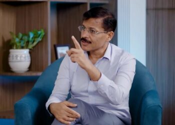 “नियमानुसार काम करा, अन्यथा राजीनामा द्या” – FDA कर्मचाऱ्यांना तुकाराम मुंढेंचा स्पष्ट इशारा