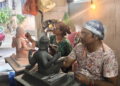खेतवाडीतील स्वामी समर्थ रूपातील ३० फूट गणरायाची भव्य मूर्ती; मूर्तिकार सुनील वराडकरांचा ७० वर्षांचा प्रेरणादायी प्रवास