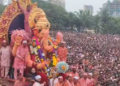 ‘पुढच्या वर्षी लवकर या’… अश्रूंच्या साक्षीने लाडक्या ‘लालबागच्या राजा’ला निरोप!