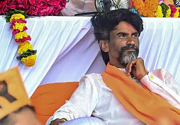 जरांगेंच्या आंदोलनापुढे सरकार नमले; मराठा-कुणबी विद्यार्थ्यांसाठी थेट ४ मोठे जीआर जारी