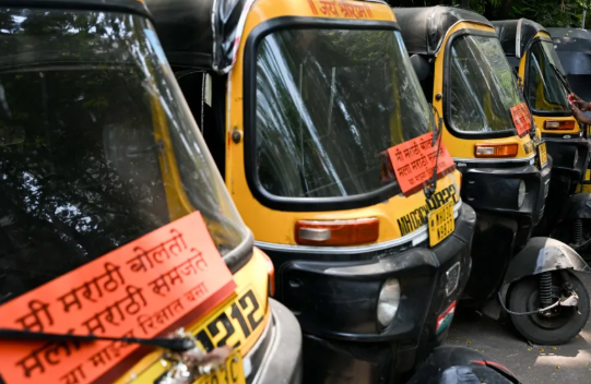 मराठी शिकलेल्या रिक्षाचालकांची आता रस्त्यावर होणार ‘नवी ओळख’!