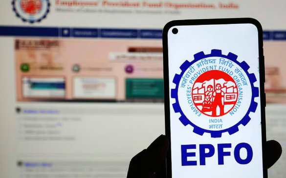 EPFO चा नोकरदारांना दिलासा; वेतनमर्यादा ₹१५ हजारांवरून ₹२५ हजारांवर!