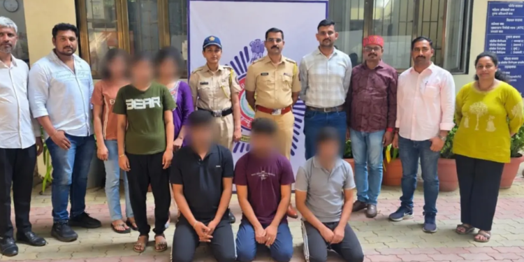 मुंबईत १३ बांगलादेशी नागरिकांवर कारवाई; खार आणि जुहू पोलिसांकडून बनावट कागदपत्रांचा तपास सुरू