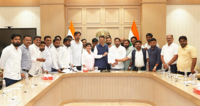 मुख्यमंत्री MPSC विद्यार्थ्यांच्या मागण्यांबाबत सकारात्मक; सचिवांची तातडीने बदली होणार