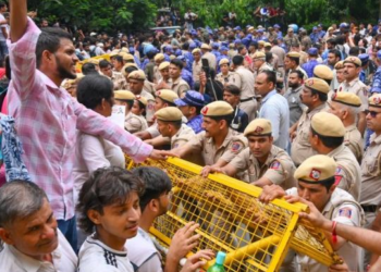 दिल्लीत हायअलर्ट! मुख्य निवडणूक आयुक्तांच्या राजीनाम्यासाठी जंतर-मंतरवर आंदोलन