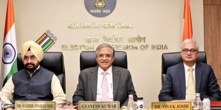 ‘CEC’चा मनमानी कारभार नाही, मतदार यादीतील फेरबदल एकमतानेच; निवडणूक आयोगाचे सुप्रीम कोर्टात स्पष्टीकरण