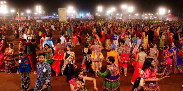 राज्यातील दुष्काळाच्या पार्श्वभूमीवर डोंबिवलीत शिंदे शिवसेनेचा रासगरबा रद्द; वाचलेला संपूर्ण निधी दुष्काळग्रस्तांच्या पदरात
